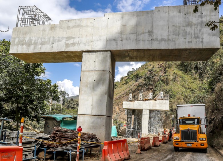Cinco baldíos de la Nación fueron formalizados para la construcción de la autopista Mar II que conduce de Cañasgordas a Necoclí. Foto: Juan Antonio Sánchez Ocampo
