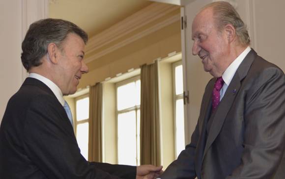 El pasado mes de agosto, el presidente de la República, Juan Manuel Santos, se reunió con el rey emérito de España, Juan Carlos de Borbón en la Casa de Nariño. FOTO CORTESÍA.