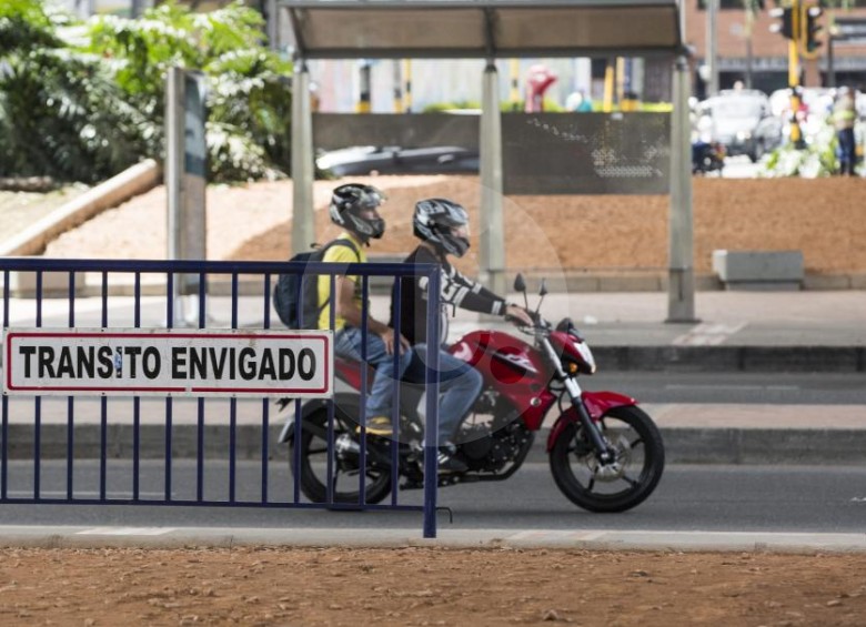 No podrán circular los pasajeros masculinos en motocicleta en la jurisdicción del municipio. FOTO: EDWIN BUSTAMANETE