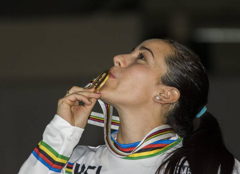 Mariana Pajón viajará a Canadá donde participará en la última carrera antes de los Juegos Olímpicos. FOTO Robinson Saenz Vargas 