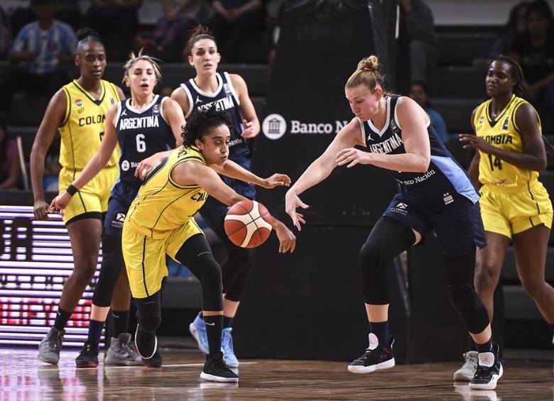 Cuatro jugadoras antioqueñas hacen parte de la Selección Colombia de baloncesto que disputa el Preolímpico en Argentina. FOTO CORTESÍA FIBA