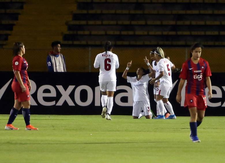 Alegría colombiana, tristeza paraguaya en el Atahualpa. FOTO AFP