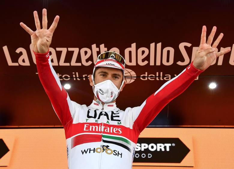 El italiano Diego Ulissi (UAE Emirates) celebró su victoria número ocho en el Giro de Italia, segunda en la presente edición. FOTO EFE