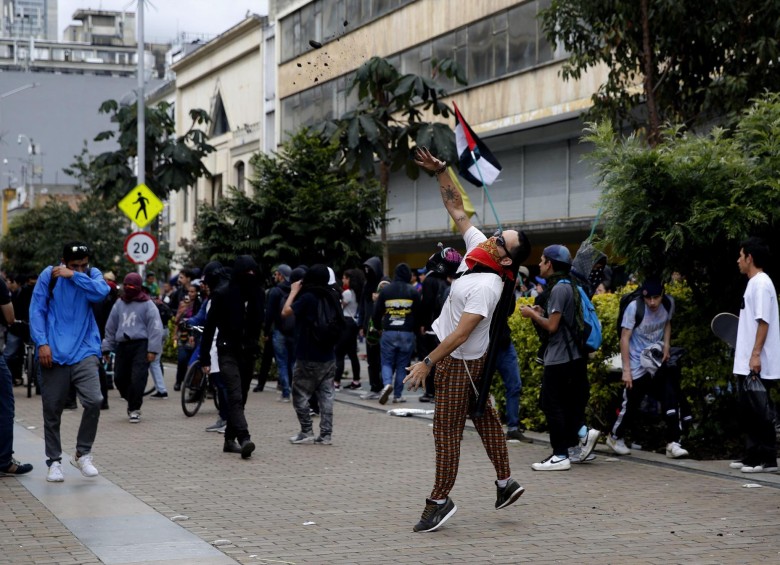 Movilización social terminó en disturbios en Bogotá