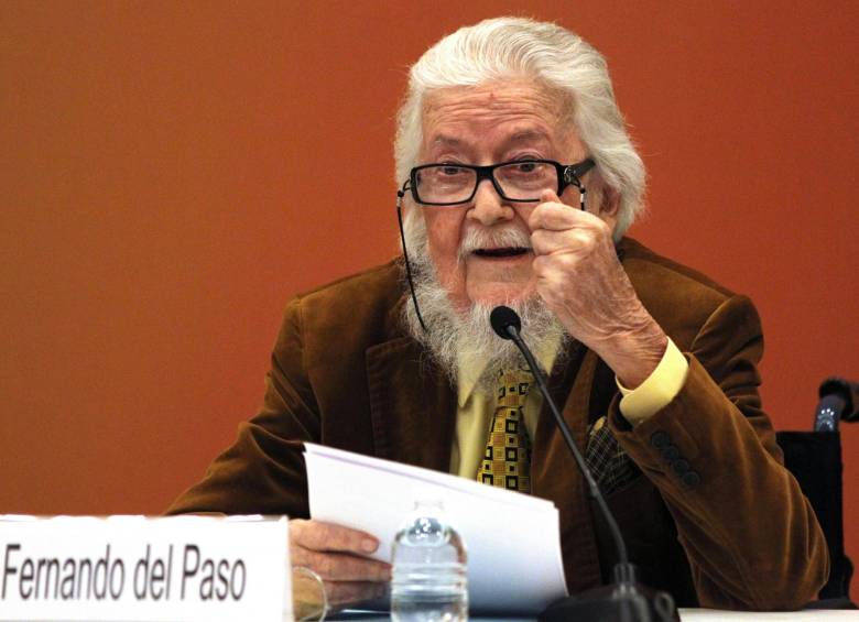 El escritor Fernando del Paso, autor de Palinuro de México, recibirá la Presea Sor Juana Inés de la Cruz, el 1 de marzo, en Guadalajara. Foto Efe.