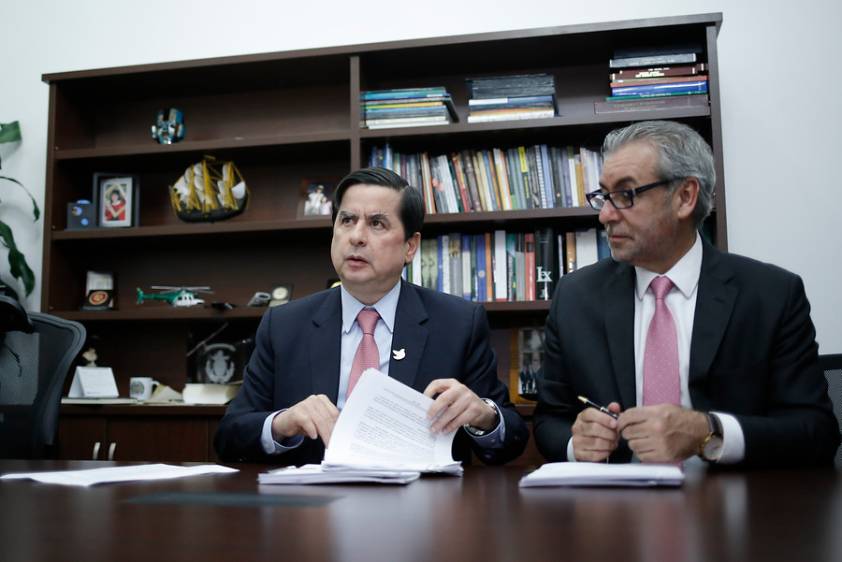 El Gobierno radicó el proyecto de ley de amnistía para las Farc al Congreso de la República. FOTO Colprensa