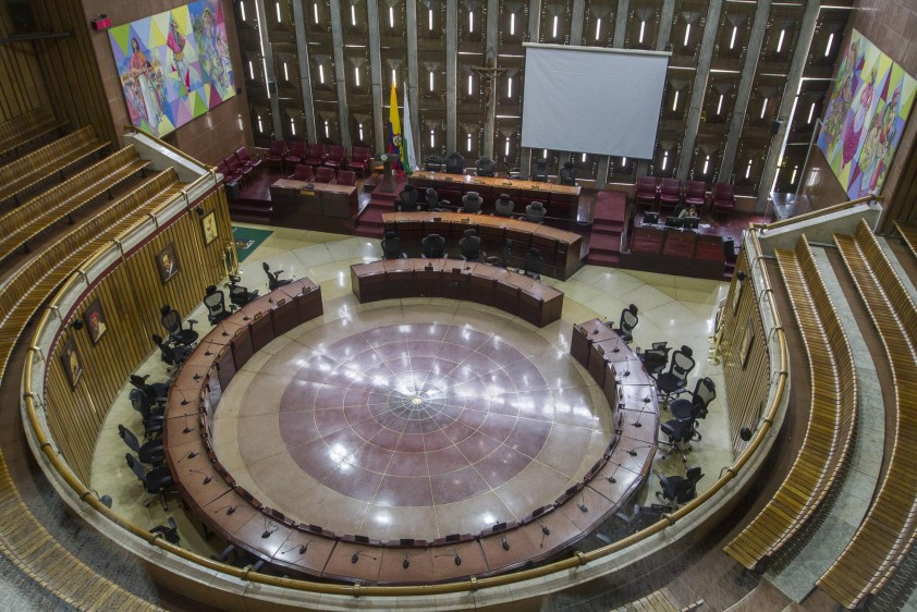 En la Asamblea de Antioquia actual, los 26 diputados están representando a ocho partidos políticos. Hoy hacen carrera 206 aspirantes para llegar a la Duma. FOTO Archivo Róbinson Sáenz