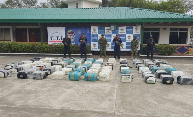 La droga era transportada en una lancha que fue interceptada frente al sitio Punta Caribana, de Necoclí. Hoy el gran Urabá se convierte en otro centro de producción de cocaína. FOTO cortesía