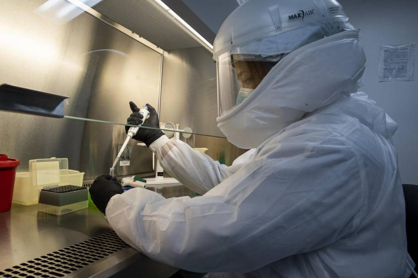 Laboratorio de la Sede de Investigación Universitaria (SIU), Universidad de Antioquia. FOTO ESTEBAN VANEGAS