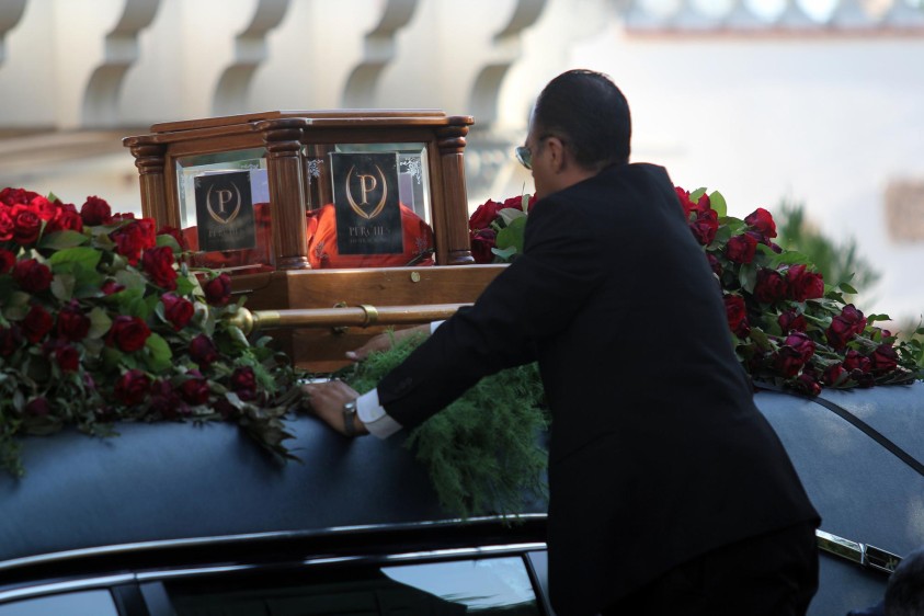 Las cenizas de Juan Gabriel fueron llevadas de Ciudad Juárez, donde recibió un primer homenaje, hacia Ciudad de México. FOTO AP