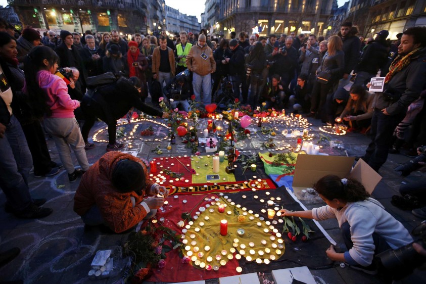 Alrededor de 30 personas murieron el martes en la mañana por explosiones en el aeropuerto y en una estación del metro de Bruselas que generaron alertas de seguridad en toda Europa y expresiones de apoyo por los ataques que fueron perpetrados por militantes islamistas. FOTO Reuters