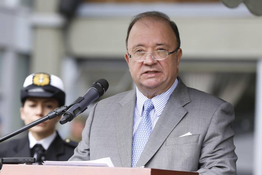El ministro de Defensa, Luis Carlos Villegas, aseguró que el nuevo acuerdo de paz alcanzado con las Farc es una garantía para que se mantenga el cese el fuego bilateral. FOTO COLPRENSA