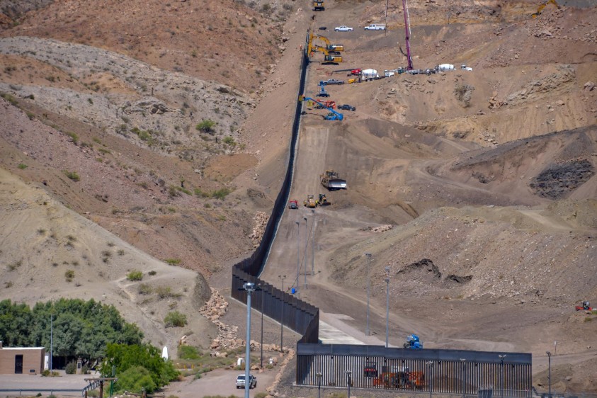 Construcción del controversial muro fronterizo en El Paso, Texas, EE. UU. FOTO SHUTTERSTOCK