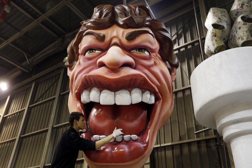 Figura gigante del músico británico Mick Jagger, de Los Rolling Stones, durante los preparativos para el carnaval de Niza que comienza el 13 de febrero. Foto: AFP