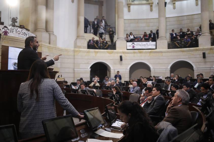 Ley de amnistía y el debut de Voces de Paz en el Congreso