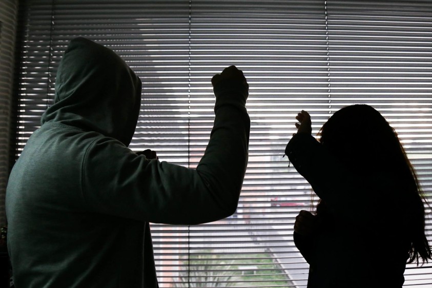 El 90 % de los reportes de agresiones en los hogares es realizado por mujeres, principales víctimas. FOTO COLPRENSA