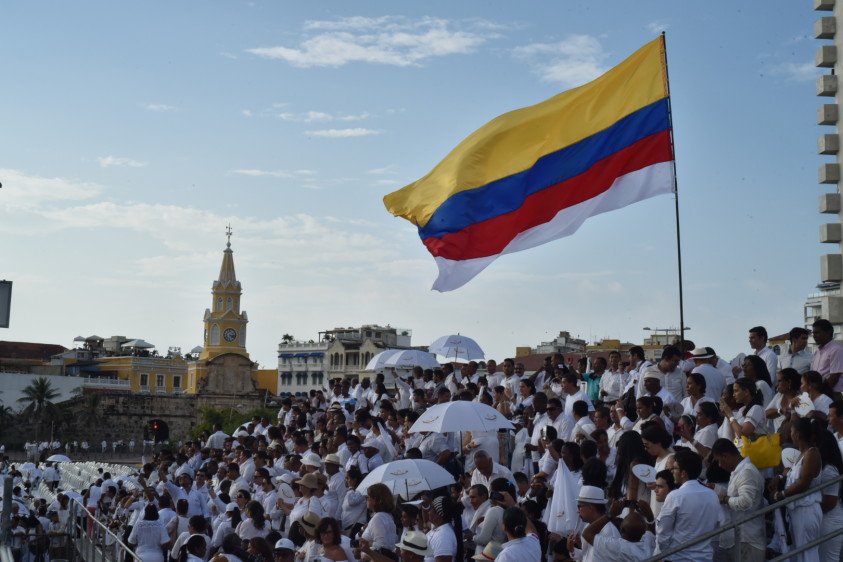 Cartagena se visitó de blanco para recibir al Gobierno y las Farc en la firma del acuerdo. FOTO AP
