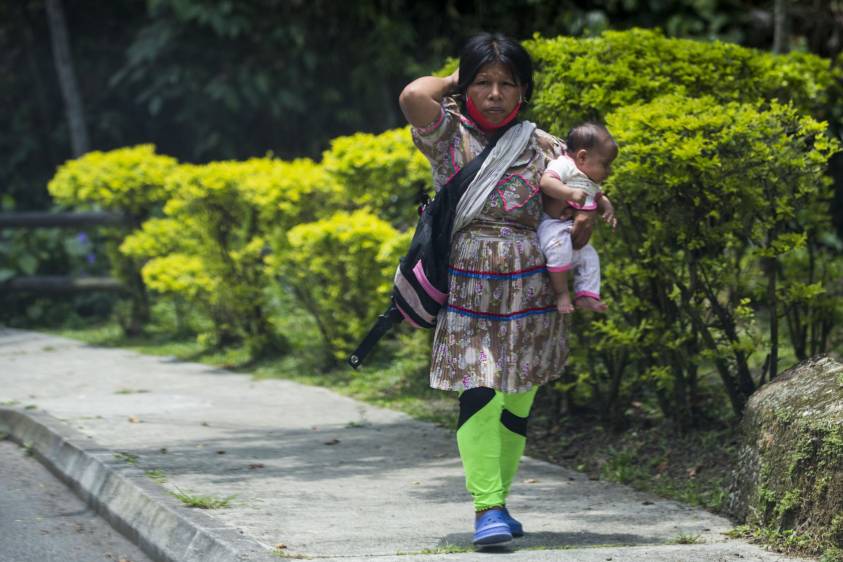 En los resguardos indígenas de Antioquia aún no ha habido brotes del virus. El control de accesos y salidas hacia la ciudad u otros centros poblados ha sido efectivo. FOTO julio césar herrera