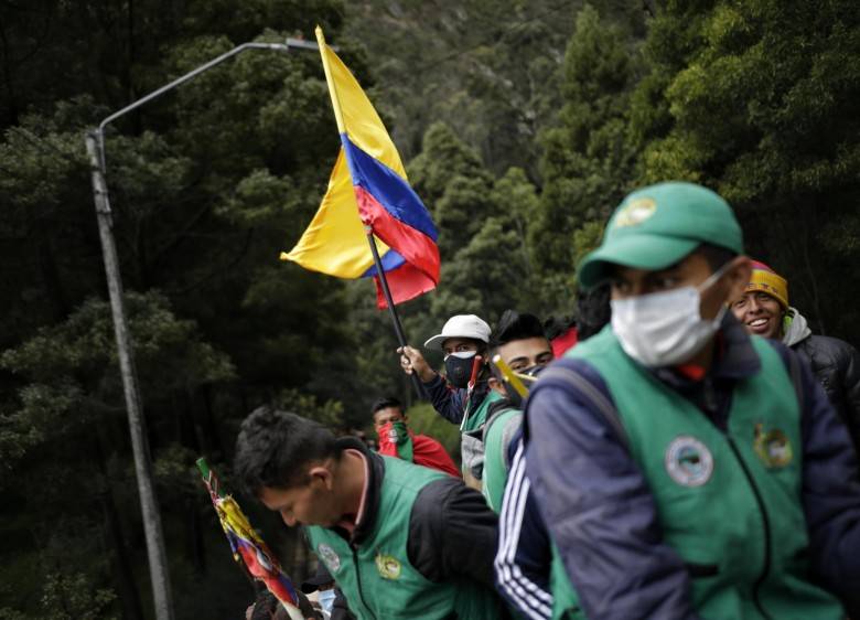 La organización también denuncia que las comunidades son víctimas de desplazamientos y reclutamientos forzados. FOTO: COLPRENSA.