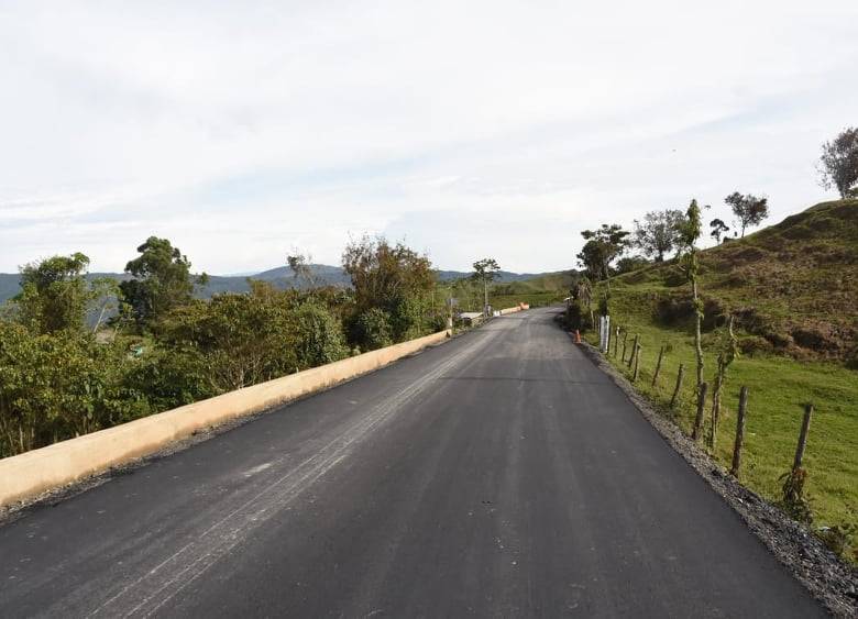 Tener esta vía pavimentada significa una oportunidad de progreso para los campesinos del Nordeste en general. FOTO cortesía