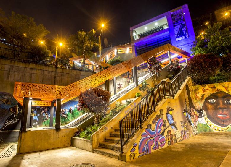 Escaleras y grafitis tienen protagonismo visual en la comuna. FOTO juan antonio sánchez