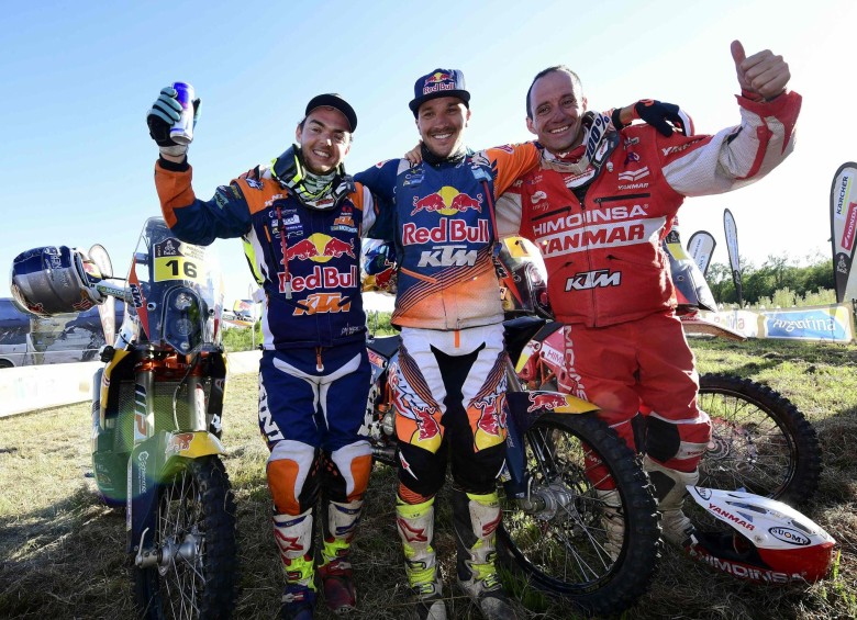 El británico se consagró por primera vez campeón en la categoría motocicletas. FOTO AFP