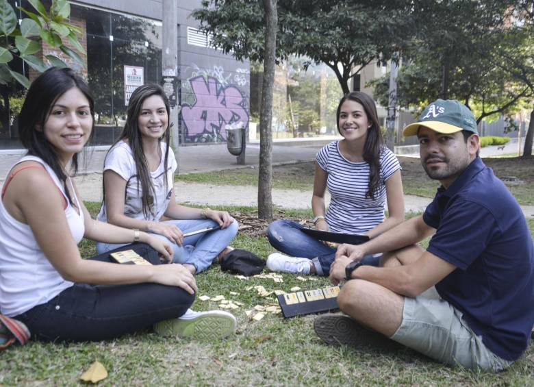 Daniela Gil, Vanessa Gil, Lina Espinal y Jonathan Gil. Foto Cámara Lúcida. 