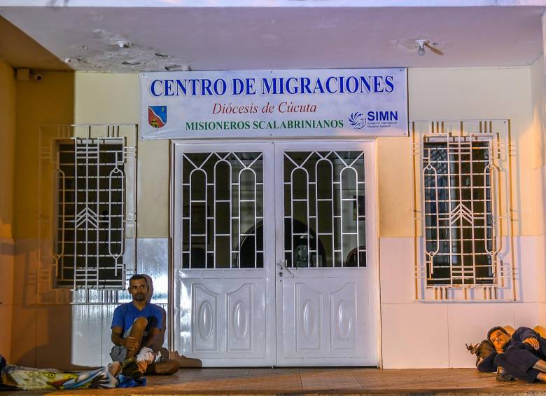 Venezolanos duermen en la calle buscando futuro en Colombia