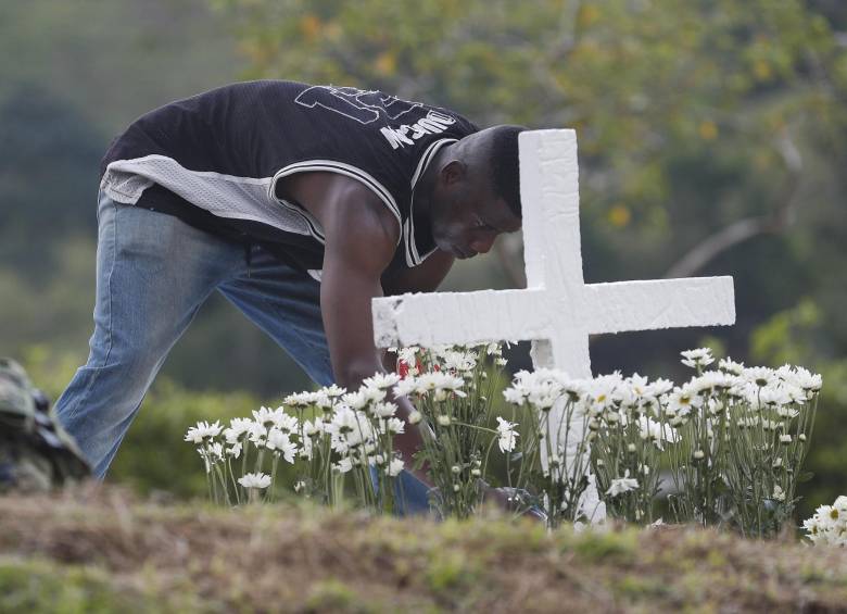 Acto conmemorativo por la tragedia de Machuca, en el municipio de Segovia, Antioquia. FOTO: Manuel Saldarriaga.