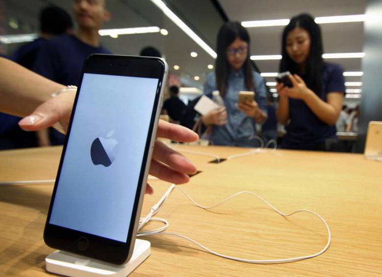 El código malicioso se extendió a través de una versión falsa de las herramientas Xcode de Apple. FOTO AP