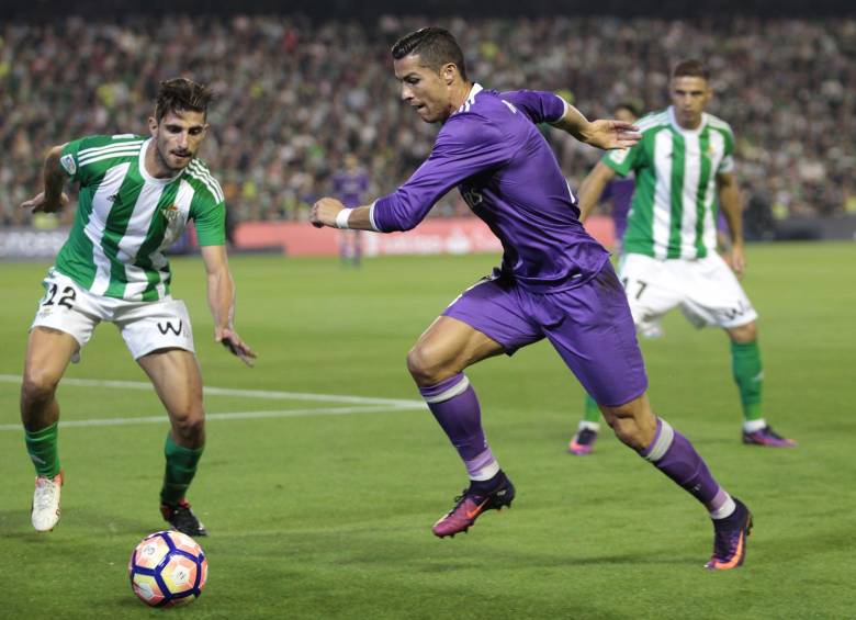 Al Betis le faltó agresividad y presión. FOTO AP