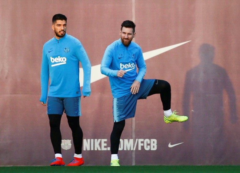 Luis Suárez y Lionel Messi, las dos grandes figuras y goleadores del Barcelona. Tienen como misión cambiar el resultado del partido de ida que no les favorece por el 1-1. FOTO efe 