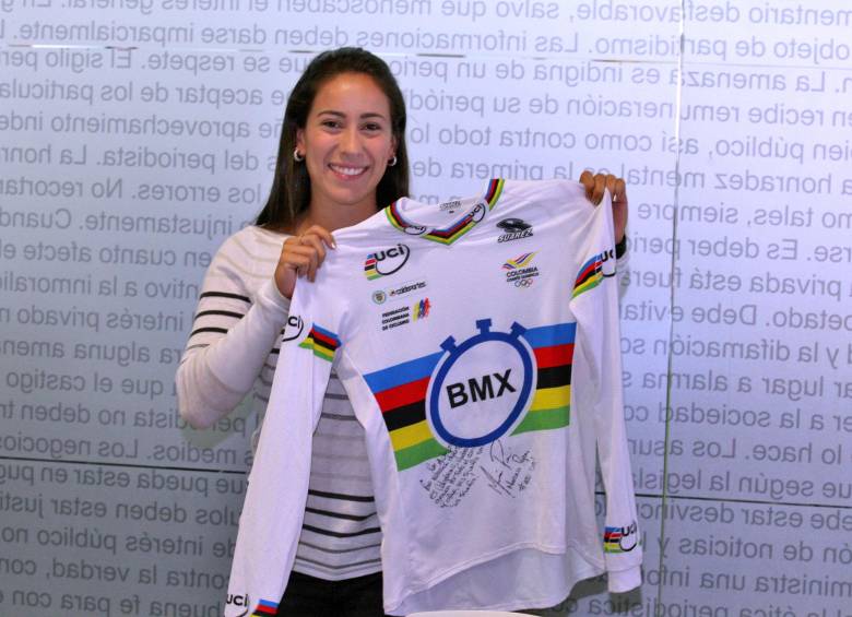 Mariana Pajón, medallista olímpica y campeona mundial de BMX. Carisma y convicción en la vida y el deporte.