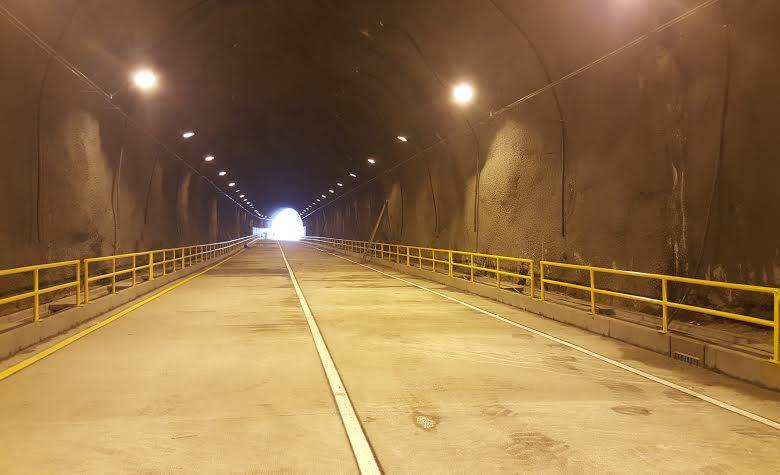 El pasado viernes en la tarde cruzó el primer vehículo por esta nueva obra. FOTO CORTESÍA 