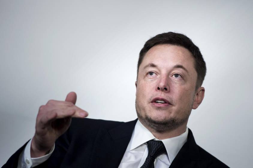 Elon Musk, presidente y fundador de Tesla, confirmó hace un par de semanas a medios internacionales que la compañía está buscando la manera de mejorar en sus tiempos de producción. FOTO afp