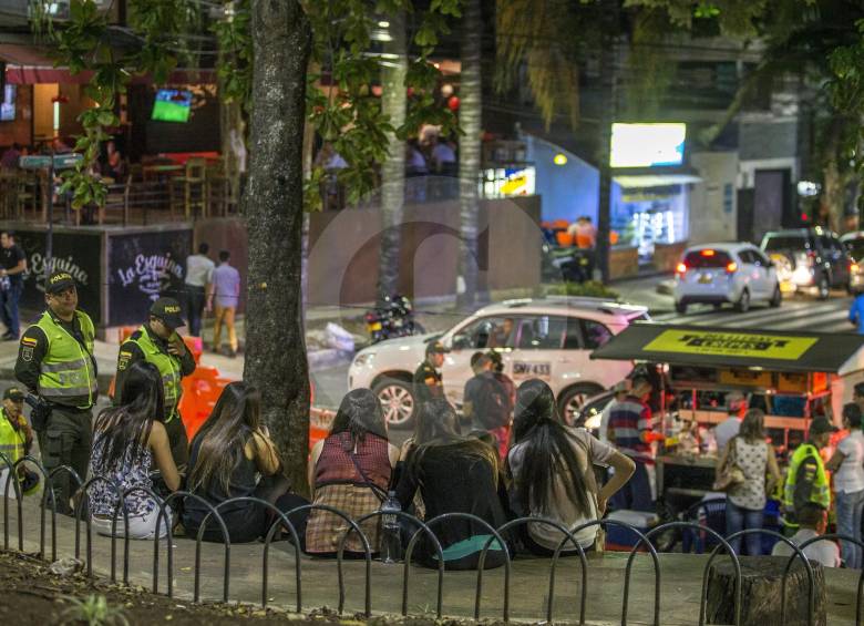 Operativo de la Policía el viernes en el Parque Lleras para controlar el consumo de drogas y licor FOTO Juan Antonio Sánchez