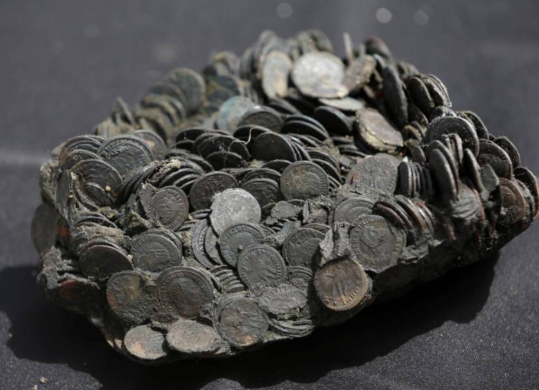 Arqueólogos submarinistas han hallado un pecio junto al puerto antiguo de Cesárea, con miles de monedas de 1.600 años. FOTO reuters