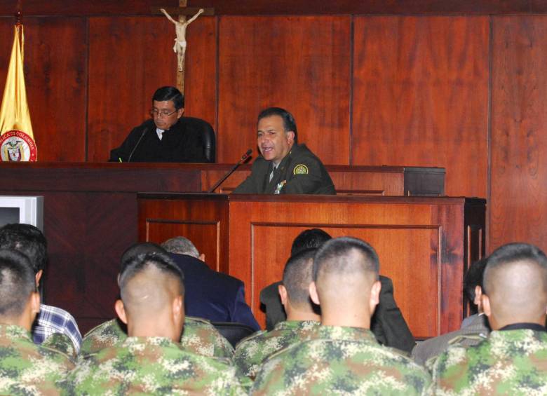 La propuesta del expresidente Uribe es una especie de justicia transicional para los militares, dicen analistas. FOTO colprensa