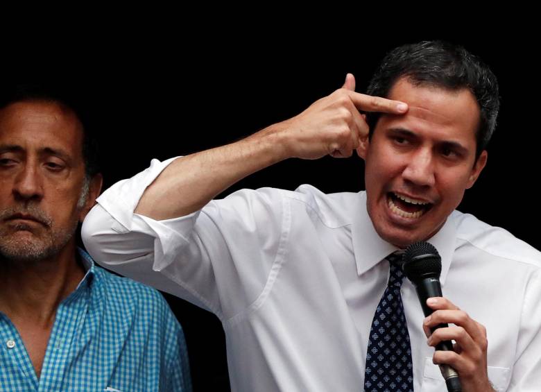El presidente interino Juan Guaidó respondió que la decisión del Tribunal Supremo de Justicia es una “persecución”. FOTO Reuters