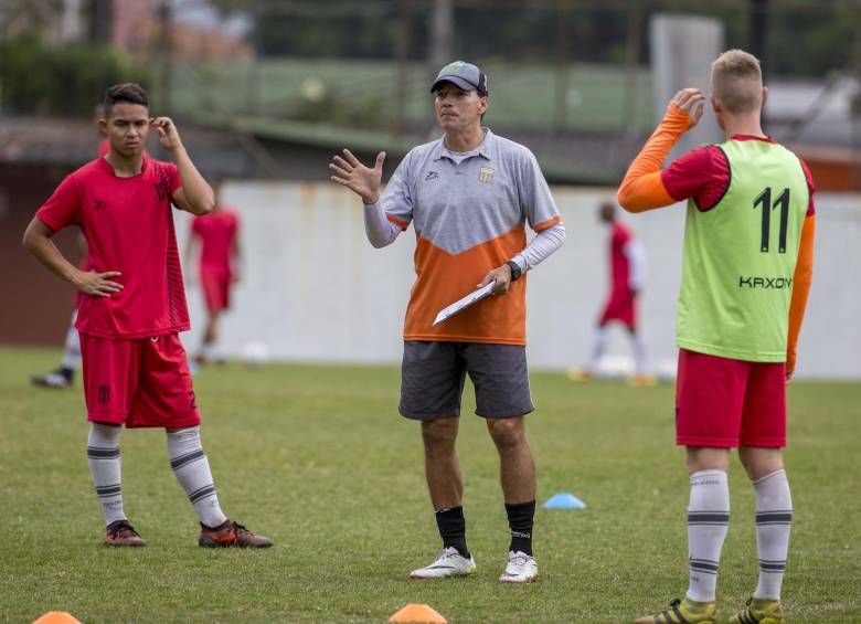 Exigente inicio para Envigado ante Cali