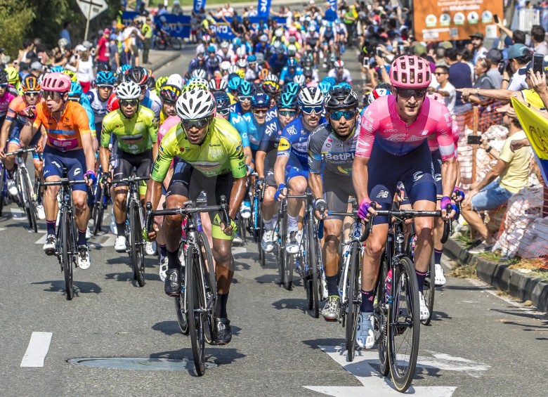 El acompañamiento de los aficionados al ciclismo en cada una de las etapas del Tour Colombia 2.1 es la nota predominante en la competencia. FOTO JUAN ANTONIO SÁNCHEZ