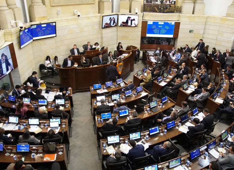 Con la idea de revivir la súpercorte que ya fue desechada por el gobierno de Iván Duque, el uribismo presentó su reforma a la justicia. El Congreso tendrá la palabra final. FOTO Colprensa