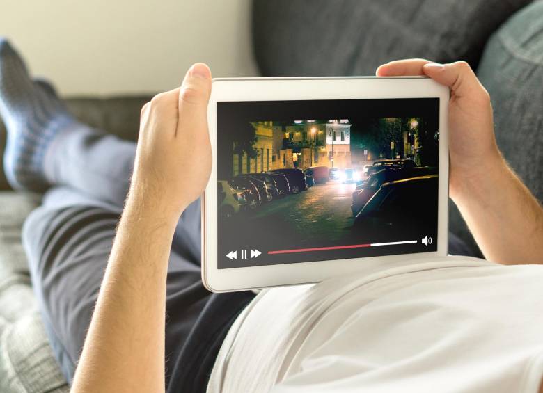 Las opciones para ver series o películas por internet van en aumento pero antes que explorar plataformas tenga claros sus intereses. FOTO SSTOCK