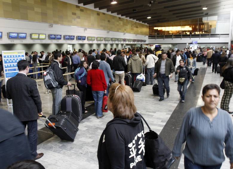  En los dos primeros meses del año, 34.000 pasajeros fueron compensados por las aerolíneas con $8.800 millones. FOTO ARCHIVO