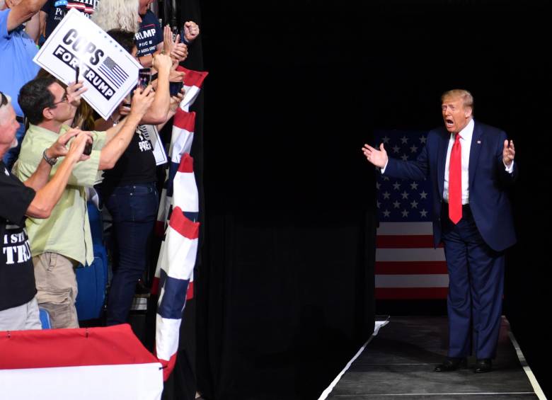 El presidente de Estados Unidos, Donald Trump, habla durante un mitin de campaña en Tulsa, Oklahoma. FOTO AFP