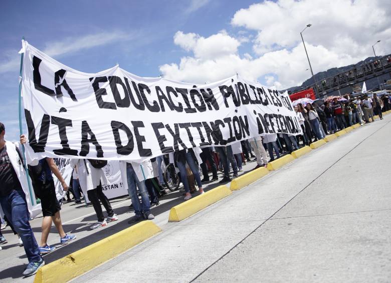 La primera reunión entre estudiantes y gobierno terminó sin acuerdos. Foto: Colprensa