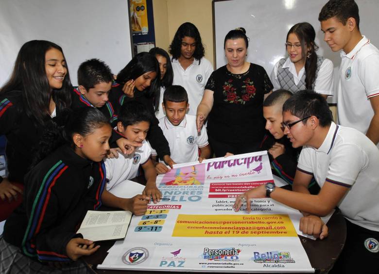 La paz es un tema transversal a las diferentes actividades de la institución. En la página web del colegio los alumnos reflexionan sobre los problemas que enfrentan. FOTO JAIME PÉREZ