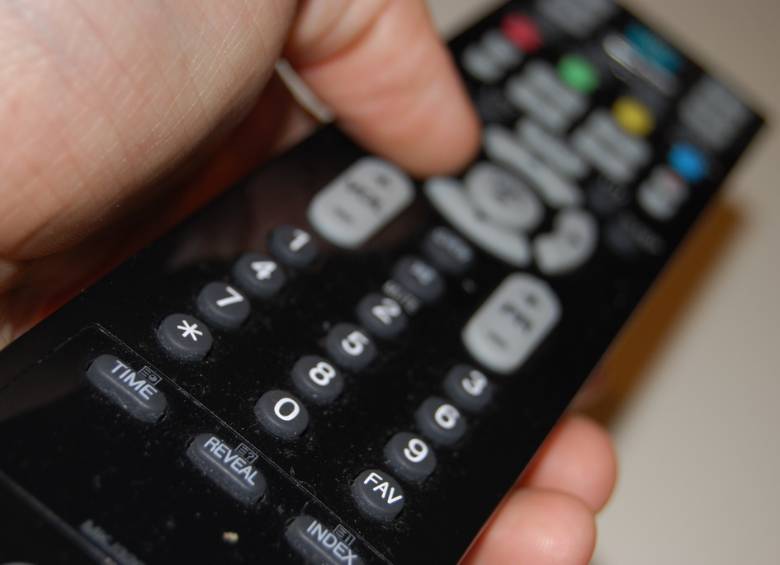 Más de 3,5 horas de tv al día incide en pérdida de memoria verbal en adultos mayores. Foto Espensorvik