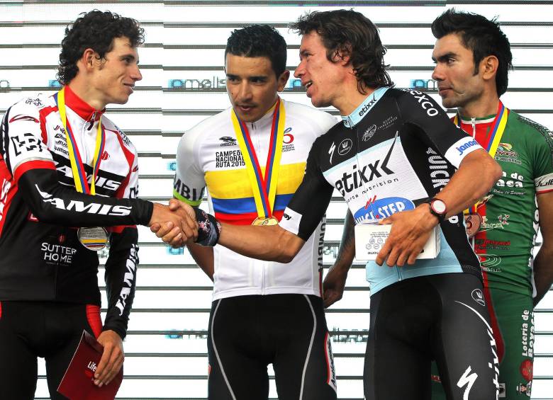 El ciclista Róbinson Chalapud de Orgullo Antioqueño se coronó este domingo como el campeón nacional de ruta. FOTO JAIME PÉREZ