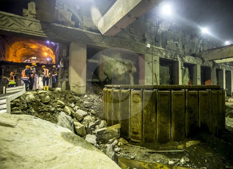 Actualmente se cumplen obras de reparación e inspección de las cavernas de la casa de máquinas. FOTO: JUAN ANTONIO SÁNCHEZ